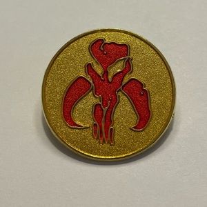 ✨4/25✨DISNEY Trading Pin “Star Wars Mandalorian Symbol”